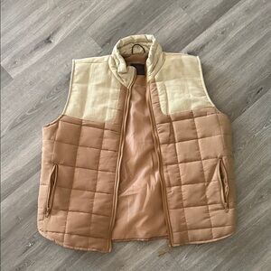 Men's Quilted Two-Tone Puffer Vest - Tan & Cream